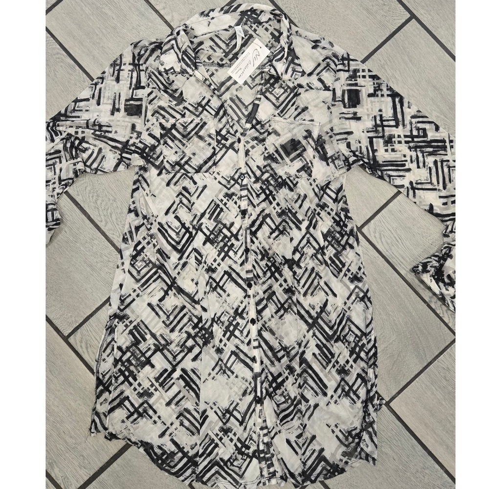 NY Collection Woman Black White Abstract Geometric Button Up Shirt 1X MEB3275